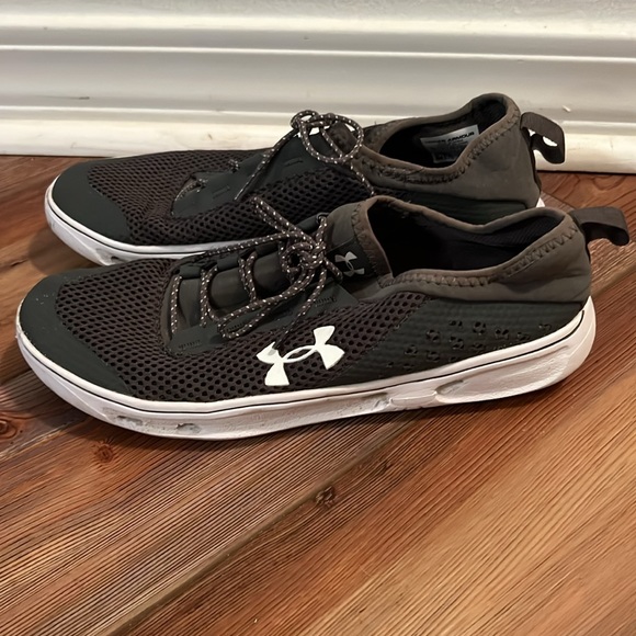 Women’s under armor water shoes - Picture 2 of 4